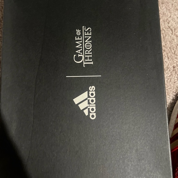 Like new Game of Thrones ultra boost women’s size 8.5 - Picture 3 of 8
